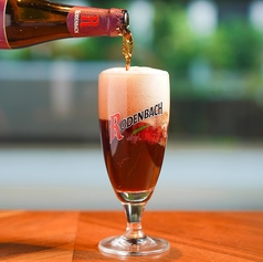 伝統的なベルギーサワービール「ローデンバッハ」の写真