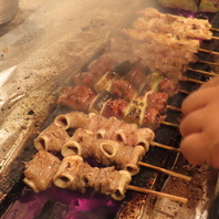 こだわりの炭火焼！焼とん串などの串料理をご用意♪