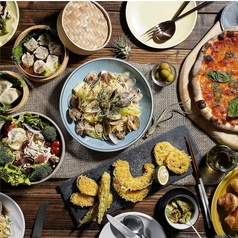 和洋中の各国料理食べ放題!