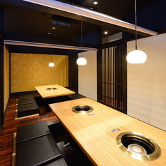《2～8名様向け個室》長時間のご宴会にも使い勝手抜群の掘りごたつ個室。少人数から中規模のご宴会におすすめです。