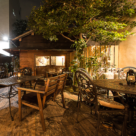 TXiCg}VF SAROS. Night MARCHE