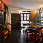 土・日・祝日はお昼「12時~」元気に営業しております!休日の贅沢な昼飲みはもちろん、ご家族での少し早めのランチや午後のゆったりとしたひとときにも最適◎明るい時間から炭火の香ばしい料理とお酒を楽しめるのは、休日ならではの特権です。ぜひ気軽にお立ち寄りください!