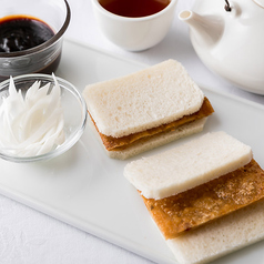 湯葉のミルフィーユ揚げ 蒸しパン包みの写真