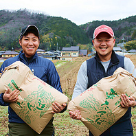自社農場で育てたこだわりのお米がランチでは食べ放題♪