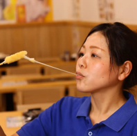 名物！のび～るチーズ串カツ！でみんなで盛り上がる