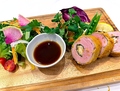 料理メニュー写真&nbsp;7月1日～7月31日限定　厚切り豚ヒレ肉の大葉香るチーズソース