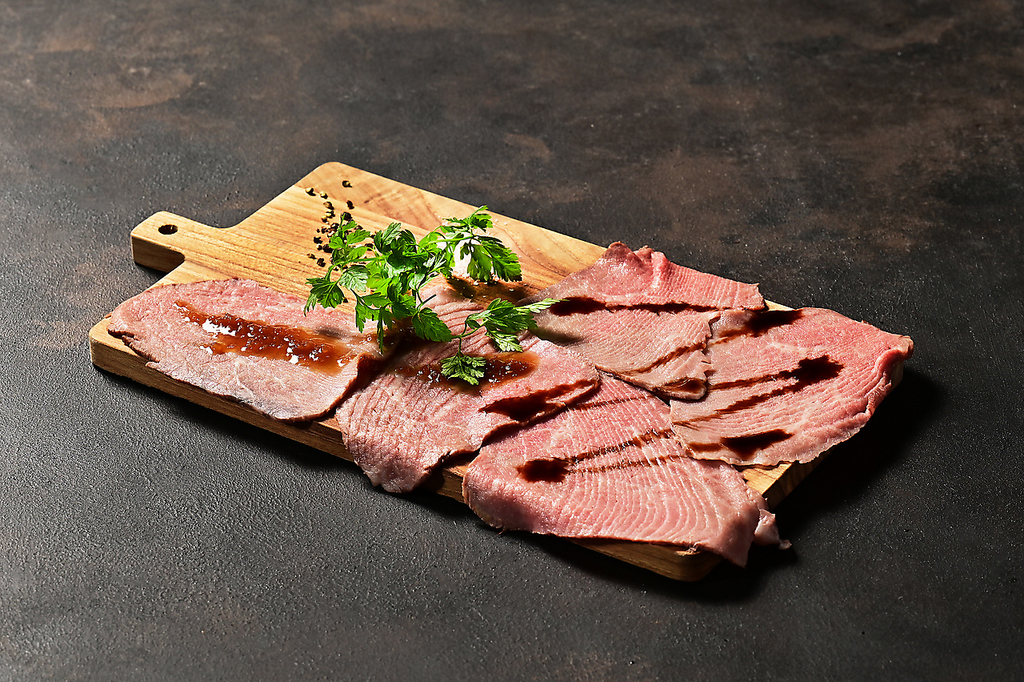 お料理メニュー豊富にご用意！皆様でごゆっくりとお食事をお楽しみください。