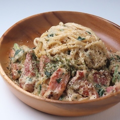 ベーコンとほうれん草のクリームパスタ