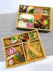 仕出し2段弁当　(本体価格3,200円)