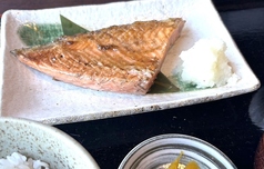 厚切りサーモンハラス焼き定食