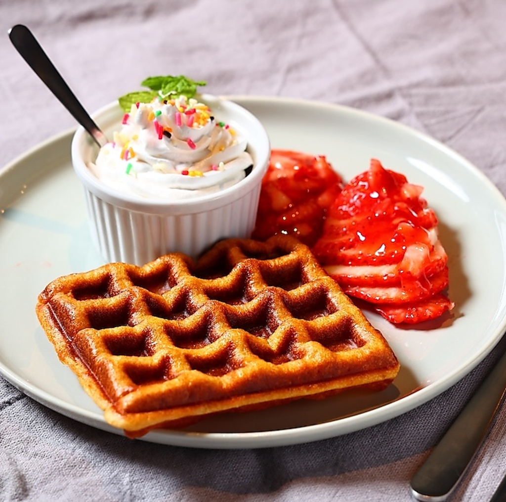 ついつい迷ってしまう....！ワッフルメニュー♪ドリンクセットもありますので、ぜひお試しください♪