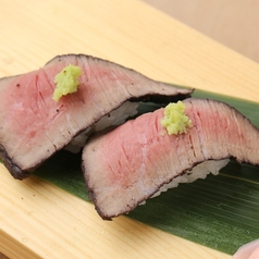 黒毛和牛ローストビーフ寿司 (1貫)