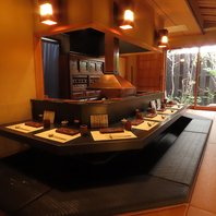 座敷タイプのカウンター掘りごたつ式半個室★12名様迄可