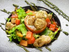 牛スジとフルーツトマトのサラダ～バジルソースで～ 