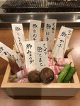 旬の野菜を茨城県のブランド豚で包のだ野菜串巻き