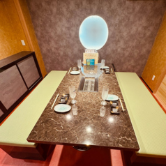 【落ち着いた空間・和個室】コチラの落ち着いた雰囲気の和室は、足元がゆったりと寛げます！上質な空間で国産牛の焼肉コースをお楽しみ下さい。