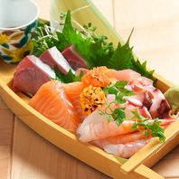 旬の鮮魚が勢揃い！テーブルを彩る「箱舟盛り」は必食。