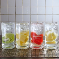 丸ごとレモンサワー/丸ごとグレープフルーツサワー/丸ごとキウイサワー/丸ごとゴールデンパインサワー