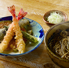 海老と季節野菜の天ぷらそば