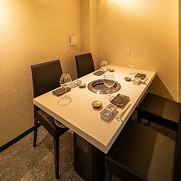 黒毛和牛純肉焼肉 M M ya 難波店の雰囲気1