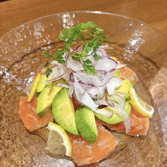 【季節限定】サーモンとアボカドのカルパッチョ