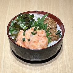 サーモンアボカド丼