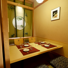 北海炉端と藁焼き居酒屋 湊屋 札幌店【全席完全個室】の雰囲気1