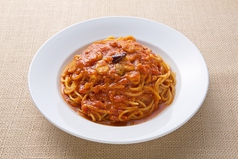 トマトとニンニクのスパゲティの写真