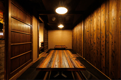 炉端焼き酒場 一心JR王寺駅前店の雰囲気1