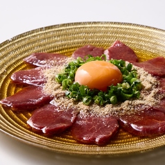 桜肉の胡麻馬刺し