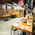 炭火焼肉 もっくん 京橋店の雰囲気1