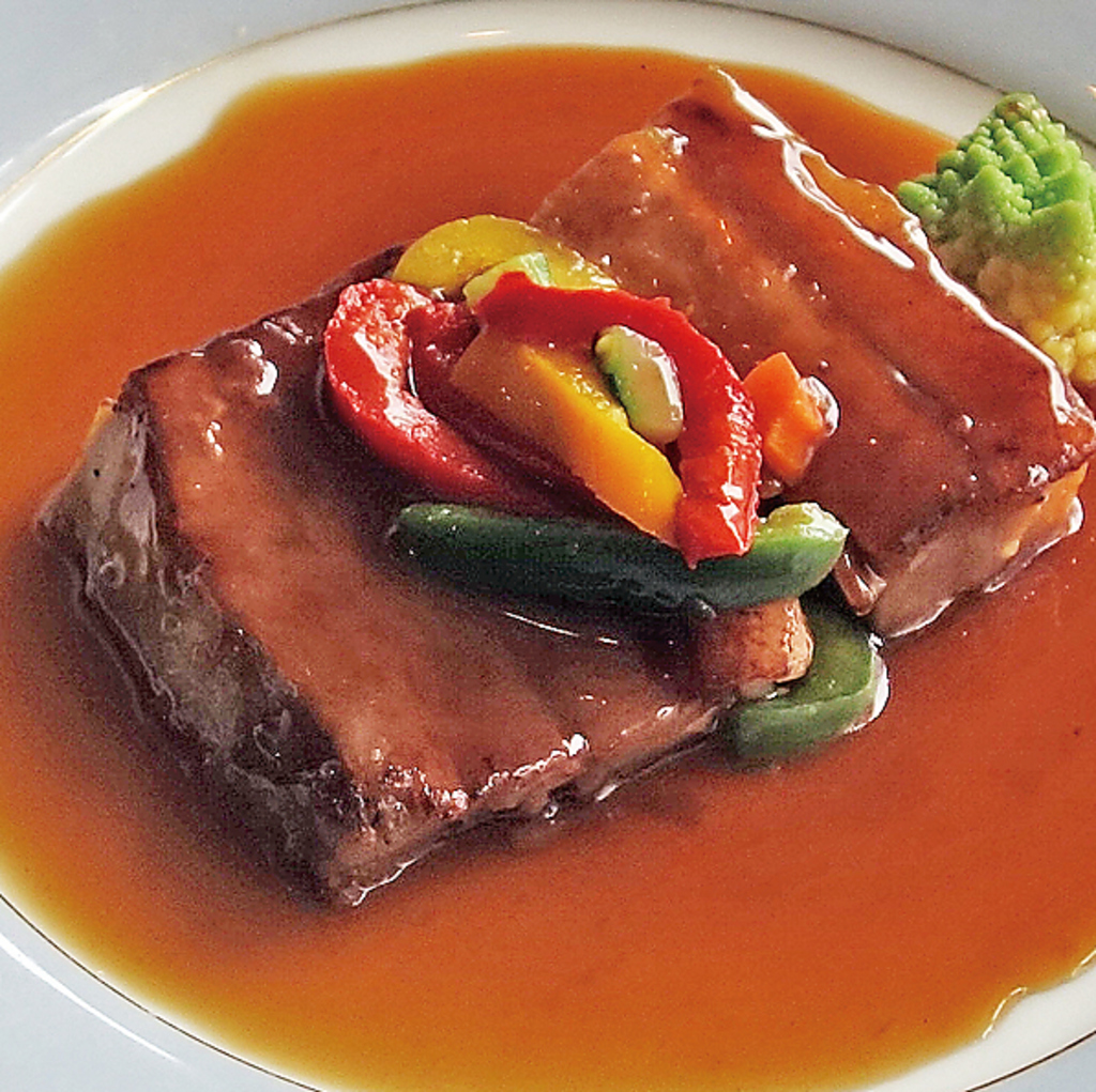 レストランカステロホテルアウィーナ大阪内でランチバイキング・夜はコースを楽しめる団体予約も可能