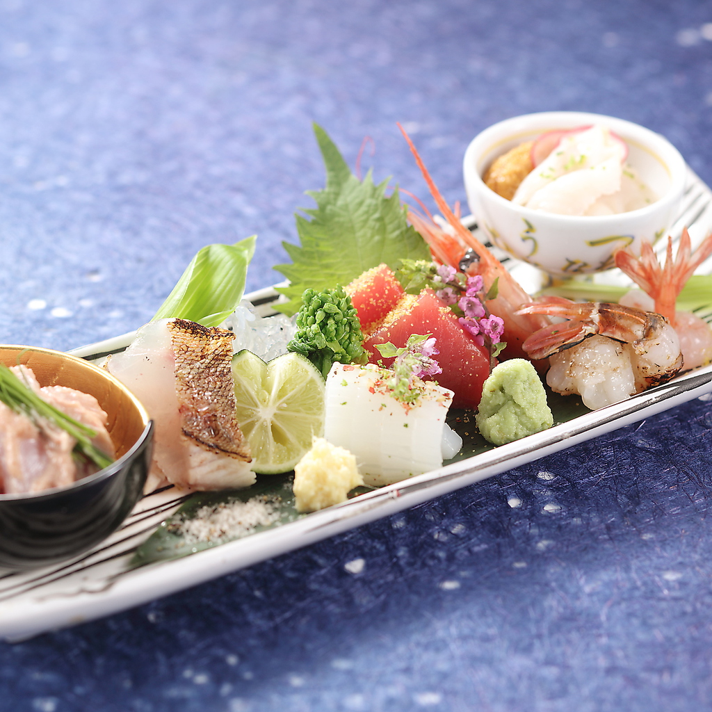 北陸旬の産直素材を使用した一品は見た目にも美しい。五感で北陸の四季をお愉しみください。