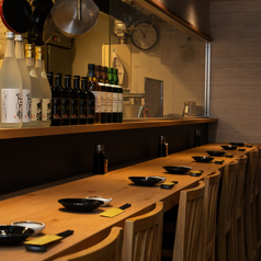 【カウンター席】お一人様も大歓迎◎デートなどにもピッタリのカウンター席です。