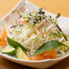 かいわれとタマネギ生節サラダ