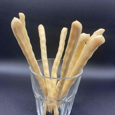 【冷菜】自家製グリッシーニ(棒状の硬焼きパン)