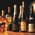 お料理に合うお飲み物も豊富に取り揃えております。