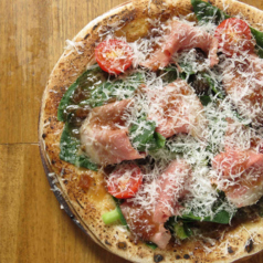 ローストビーフサラダピザ