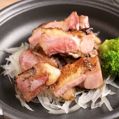 熊野地鶏のもも炭火黒焼き