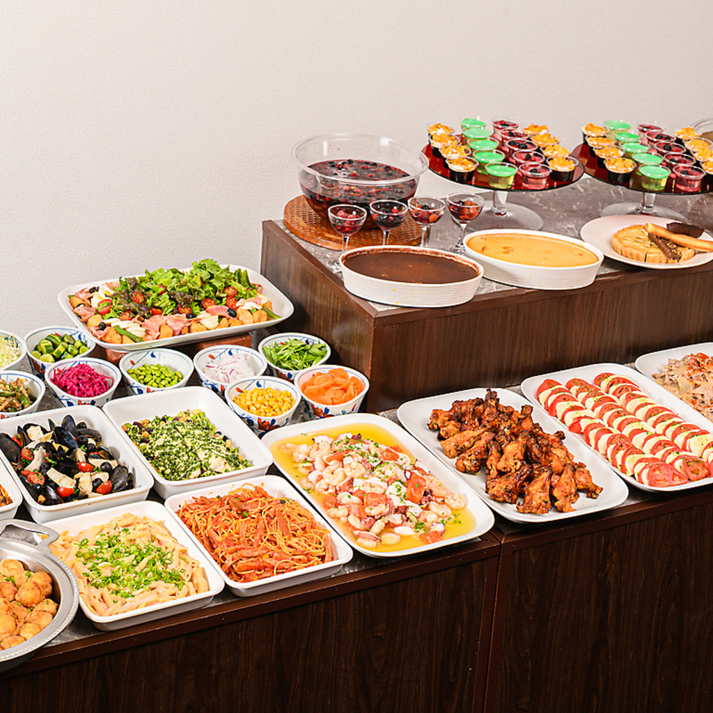 レストランカステロホテルアウィーナ大阪内でランチバイキング・夜はコースを楽しめる団体予約も可能