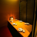 ２名様～ドア付き完全個室ございます。人気の個室でプライベートな時間をお楽しみ下さい