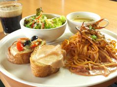 選べるパスタのプレートランチ1200円は嬉しいドリンク付