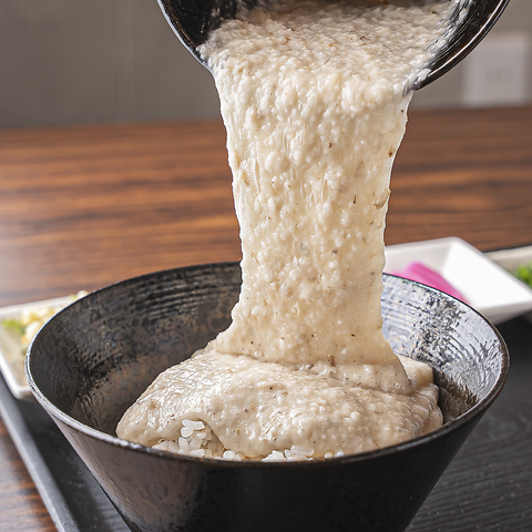 奈良で自然薯を味わえる店は他になし！特製のダシと共に毎朝手間暇かけてすり下します