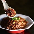 料理メニュー写真&nbsp;ブラック炒飯～赤の宝石がけ～