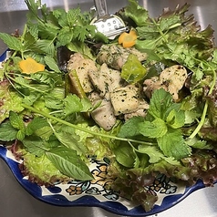 鶏肉のバジル炒め