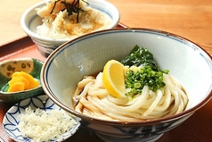 あっさりした鳥天丼とうどんのセット。