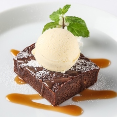 ＮＹチョコレートケーキ ホットキャラメルソース