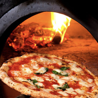 本格的なピザ窯で焼いてます♪
