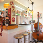 珍しい楽器なども置いております。演奏できる方は演奏OK！