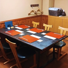 【ちょっとした飲み会＆ご宴会に】職場の仲間やご友人とのちょっとした飲み会や集まりなどにもご利用いただけます◎仲間と一緒に美味しい料理とお酒で乾杯しましょう！